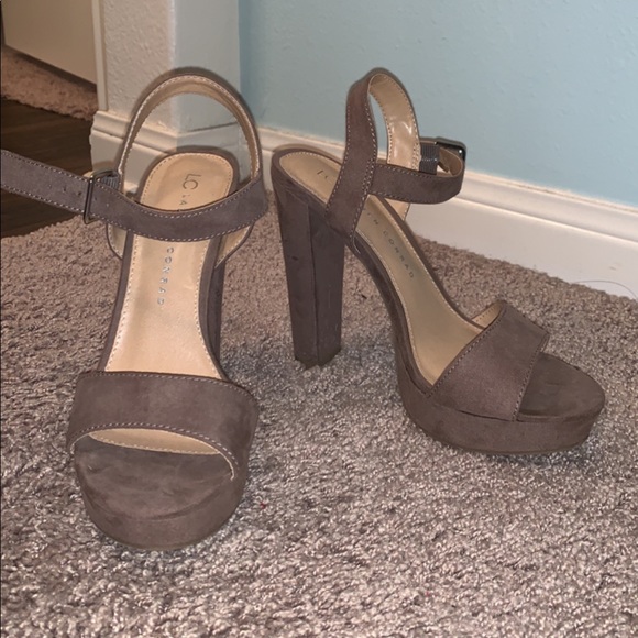 Shoes - Picture 1 of 3
